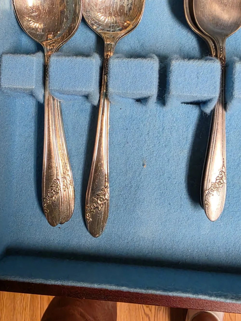 Vintage Silverplate Tudor Community Oneida 47 Piece Set & McGraw Box.